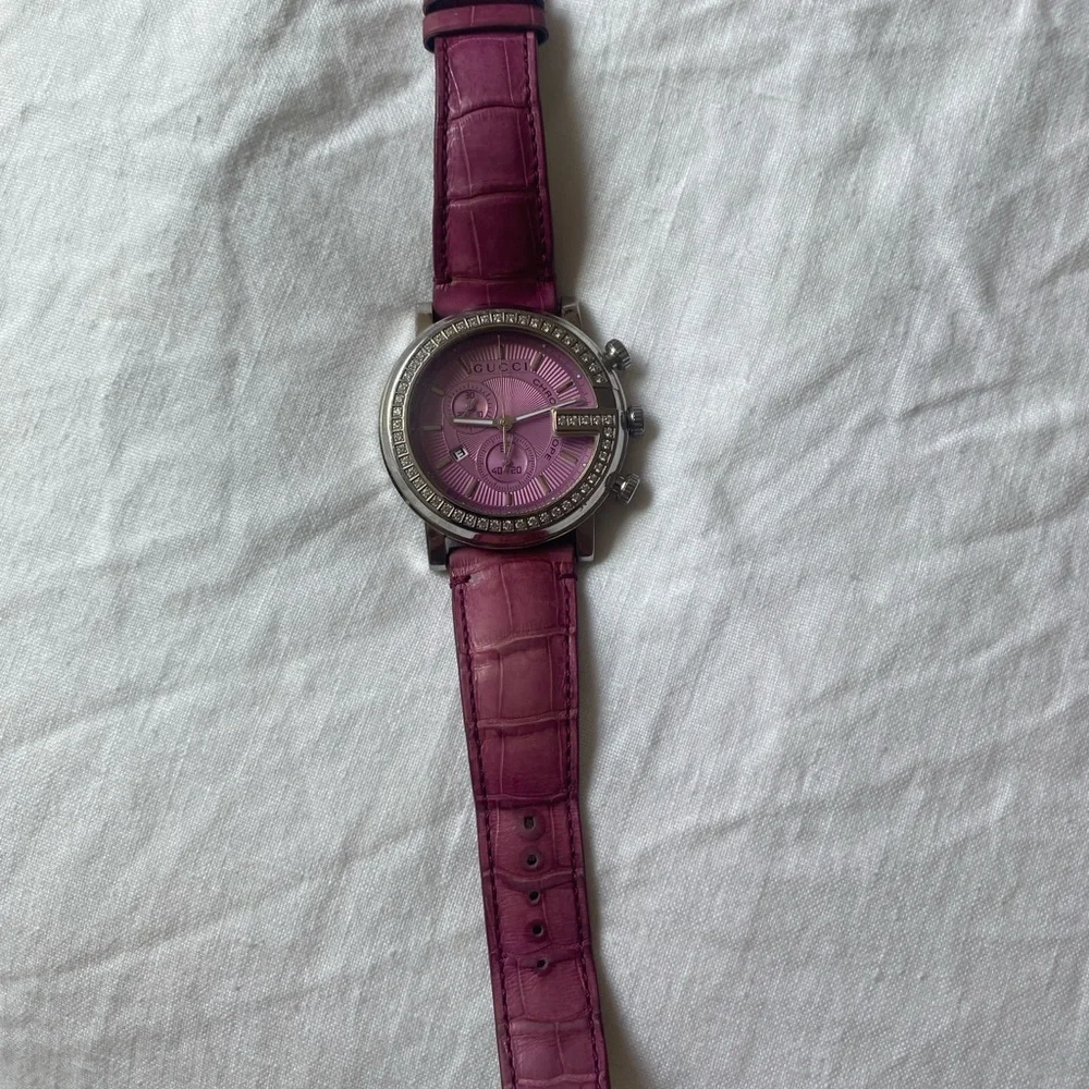 Gucci Crystal Bezel Pink Leather Chronograph Watch - Picture 9 of 10